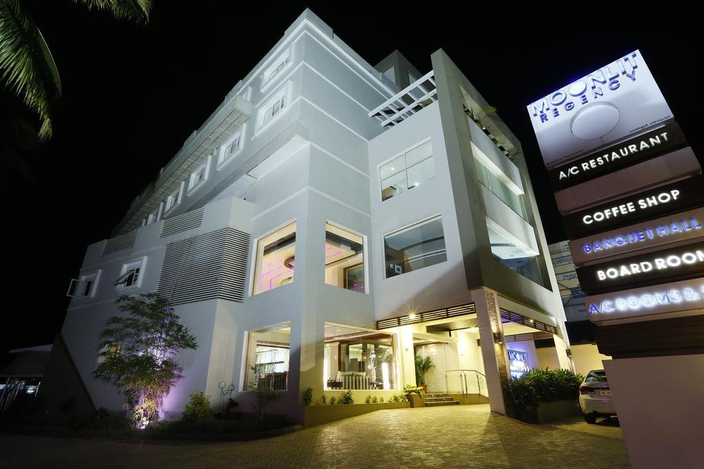 Hotel Moonlit Regency Thodupuzha Exterior photo
